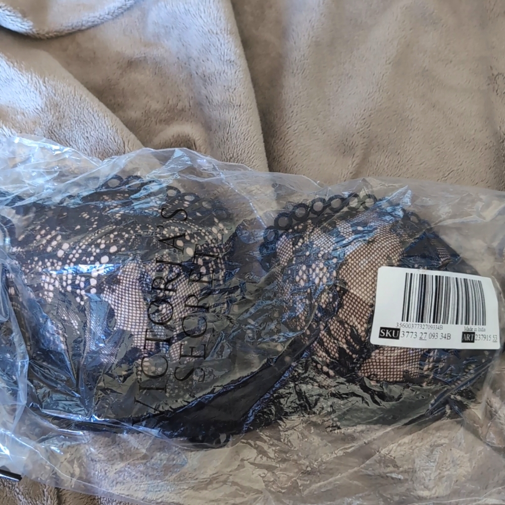 Victoria 's secret bra